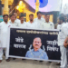 पुण्यात गिरीश महाजन यांच्या फोटोला ‘जोडे मारो’ आंदोलन