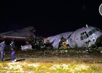 बोलिव्हियामध्ये नोटांनी भरलेले विमान कोसळले, १५ जणांचा मृत्यू: ३० जखमी