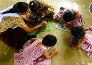 ओडिशात सामाजिक विषमतेचा कळस: दलित स्वयंपाकीची नियुक्ती केल्याने पालकांचा अंगणवाडीवर बहिष्कार