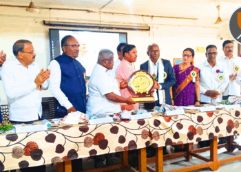 पालीभाषा परिसंवादात डॉ. संभाजी गावडे यांना ‘लोकशिक्षक बाबा भारती शिक्षक प्रतिमा पुरस्कार’