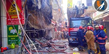 दिल्ली हादरली! पालम येथील इमारतीला भीषण आग; एकाच कुटुंबातील ९ जणांचा होरपळून मृत्यू