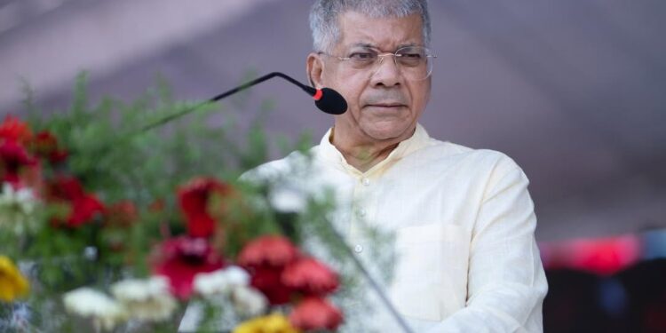 …ते ‘वंचित’ने करून दाखवले! प्रकाश आंबेडकरांचा काँग्रेसलाही सल्ला