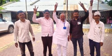 पोटनिवडणुकीत संतोष चोळके यांनी बजावला मतदानाचा हक्क; नागरिकांना सहभागाचे आवाहन