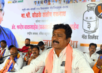 साखर सम्राटांच्या विरोधात गरीब मराठा समाजातील संतोष चोळके उभे  – प्रा.किसन चव्हाण