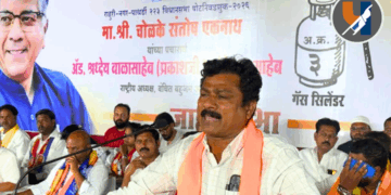 साखर सम्राटांच्या विरोधात गरीब मराठा समाजातील संतोष चोळके उभे  – प्रा.किसन चव्हाण