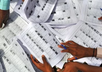 नवीन मतदार नोंदणीत तांत्रिक अडथळ्यांचे ‘कट कारस्थान’; वंचित बहुजन युवा आघाडी आक्रमक, कार्यवाही साठी तक्रार दाखल