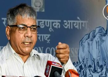 महाराष्ट्रात २ कोटी ९० लाख मतदारांची नावे कापली जाणार? प्रकाश आंबेडकरांचा निवडणूक आयोगाच्या भोंगळ कारभारावर निशाणा