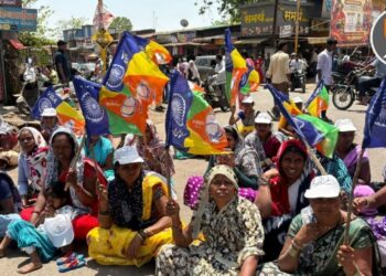 वंचित बहुजन आघाडी व बिरसा ब्रिगेडचे तीव्र आंदोलन; रास्ता रोको यशस्वी