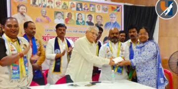 राहुरीत ॲड.प्रकाश आंबेडकर यांच्या उपस्थितीत निवडणूक निधीसाठी ५० हजारांची देणगी, संतोष चोळकेंना बळ