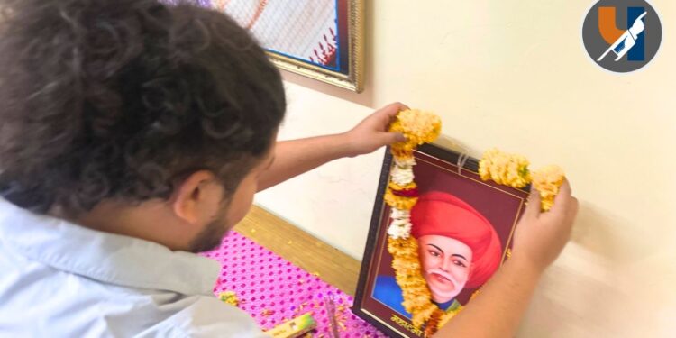 सुजात आंबेडकर यांच्याकडून महात्मा फुलेंना अभिवादन !