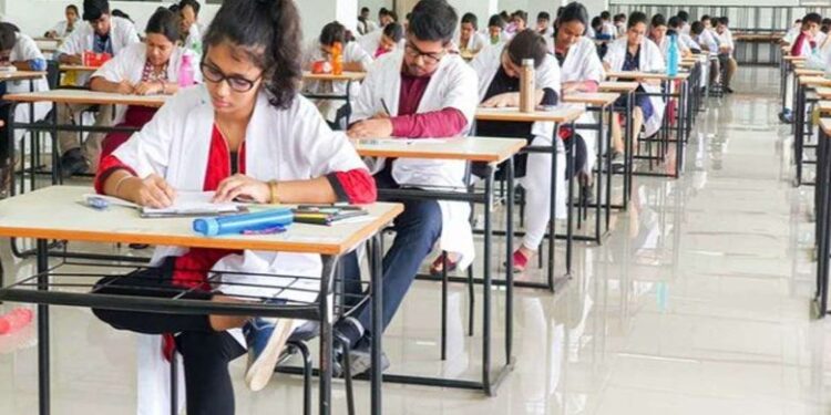 NEET पेपर फुटीप्रकरणी सम्यक विद्यार्थी आंदोलनाचे राज्यव्यापी धरणे आंदोलन 