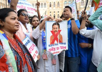 सम्यक विद्यार्थी आंदोलनाचा मंत्रालयावर  ‘विद्यार्थी आक्रोश मोर्चा; पोलिसांचा विद्यार्थ्यांवर बळाचा वापर