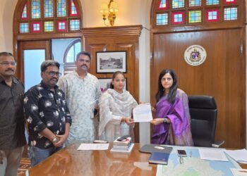 मुंबईतील नागरी समस्यांबाबत वंचित बहुजन आघाडीचे शिष्टमंडळ आयुक्त अश्विनी भिडे यांची भेट