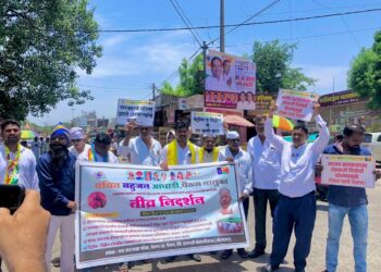 शेतकऱ्यांच्या विविध मागण्यांसाठी पैठणमध्ये वंचित बहुजन आघाडीचे तीव्र आंदोलन