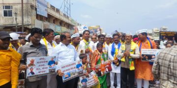 अक्कलकोटमध्ये महागाईविरोधात वंचित बहुजन आघाडीचा ‘बैलगाडी जनआक्रोश मोर्चा’; नागरिकांचा उस्फूर्त प्रतिसाद