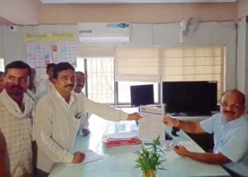 पाटोदा साठवण तलावामुळे  दलित वस्तीतील १३१ कुटुंबांवर विस्थापनाचे संकट; वंचित बहुजन आघाडीचे जिल्हाधिकाऱ्यांना निवेदन