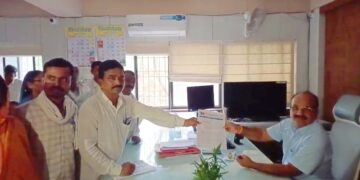 पाटोदा साठवण तलावामुळे  दलित वस्तीतील १३१ कुटुंबांवर विस्थापनाचे संकट; वंचित बहुजन आघाडीचे जिल्हाधिकाऱ्यांना निवेदन