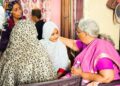 सोनखेड येथील मृत सादेख अली यांच्या कुटुंबीयांची अंजलीताई आंबेडकरांनी घेतली भेट