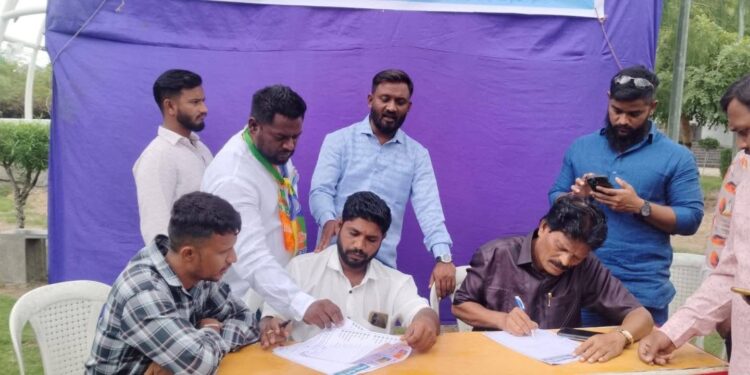 सोलापुरात वंचित बहुजन आघाडीच्या भव्य सभासद नोंदणी अभियानाला सुरुवात 