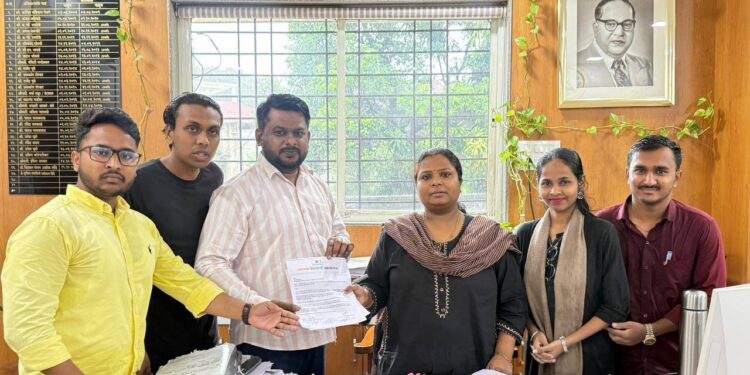 BANRF फेलोशिपमधील संशोधकांची संख्या ३०० करण्याची मागणी; सम्यक विद्यार्थी आंदोलनाचा पुण्यात बार्टीला निवेदन