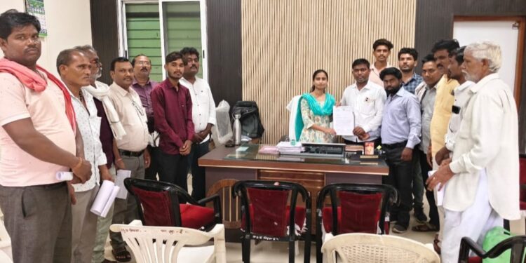 निकृष्ट बियाणे विकणाऱ्या कंपनी व कृषी सेवा केंद्रावर कारवाई  करा – वंचित बहुजन आघाडीची मागणी