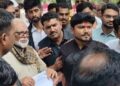 येवल्यात मंत्री छगन भुजबळांना वंचित बहुजन युवा आघाडीकडून काळे झेंडे; सरकारच्या धोरणांचा जाहीर निषेध