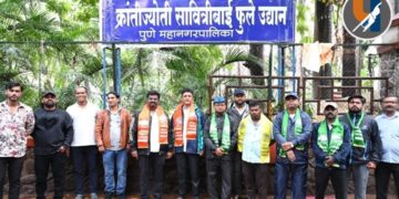 पुण्यात वंचित बहुजन युवा आघाडीने स्वखर्चाने लावला 'क्रांतीज्योती सावित्रीबाई फुले उद्यान'चा नामफलक; महापालिकेच्या दिरंगाईचा निषेध