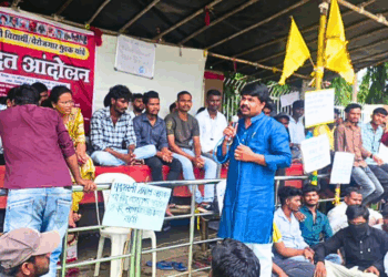 यवतमाळ: पाच दिवसांपासून आदिवासी विद्यार्थ्यांचे बेमुदत उपोषण; प्रशासकीय उदासीनतेविरुद्ध डॉ. नीरज वाघमारे आक्रमक