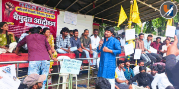 यवतमाळ: पाच दिवसांपासून आदिवासी विद्यार्थ्यांचे बेमुदत उपोषण; प्रशासकीय उदासीनतेविरुद्ध डॉ. नीरज वाघमारे आक्रमक