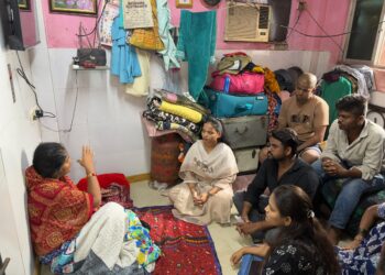 घाटकोपर दरड दुर्घटनेची स्नेहल सोहनी यांच्याकडून पाहणी; पीडित कुटुंबीयांना मदतीचे आश्वासन