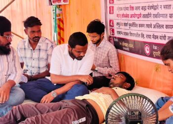 लघुलेखक पद पुनर्जीवित करून १०० टक्के रिक्त पदांची भरती करा; नांदेडमधील उपोषणकर्त्या विद्यार्थ्यांना वंचित युवा आघाडीचा पाठिंबा