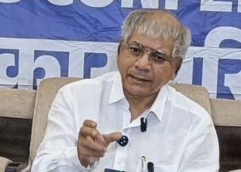 राम माधव यांच्या ISI अधिकाऱ्यांसोबतच्या भेटीवरून प्रकाश आंबेडकरांचा सवाल; मोहन भागवतांकडे खुलाशाची मागणी