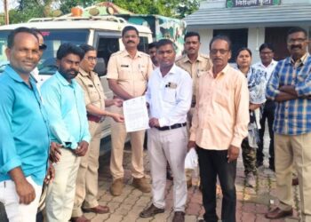 वाघाच्या हल्ल्यात मृत्यू झालेल्या शेतकऱ्याच्या कुटुंबाला ५० लाखांची मदत व शासकीय नोकरी द्या : सागर भवते