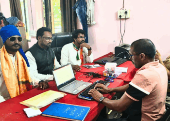 फक्त ध्वजारोहणासाठी पालकमंत्री नकोत; जनतेचे प्रश्न सोडवण्यासाठी हवेत : वंचित बहुजन आघाडी
