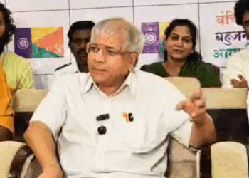 गोड साखरेची कडू कहाणी ; साखरेच्या दरवाढीवरून ॲड. प्रकाश आंबेडकर आक्रमक 