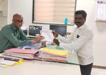 वाहतूक कोंडी आणि आपत्कालीन सेवांना अडथळा! परभणीतील मध्यवर्ती भागातील आठवडी बाजार हटवण्याची वंचितची मागणी