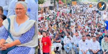 इराणच्या समर्थनात वंचित बहुजन आघाडीचे जन आंदोलन; CSMT येथे अंजलीताई आंबेडकर यांची उपस्थिती