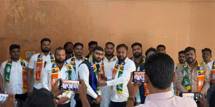 आझाद समाज पार्टीला नाशिकमध्ये खिंडार! जिल्हाध्यक्ष साहिल सोनवणे संपूर्ण संघटनेसह वंचित बहुजन आघाडीच्या वाटेवर!
